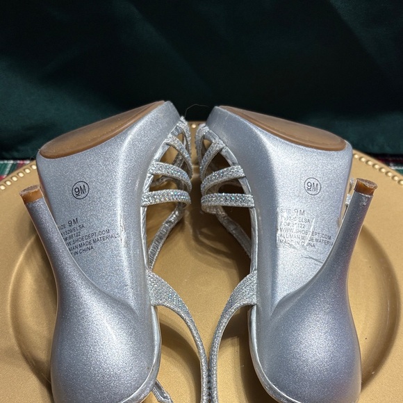 🖤Silver Slippe Elegant Silver Heels🖤 - Picture 5 of 8